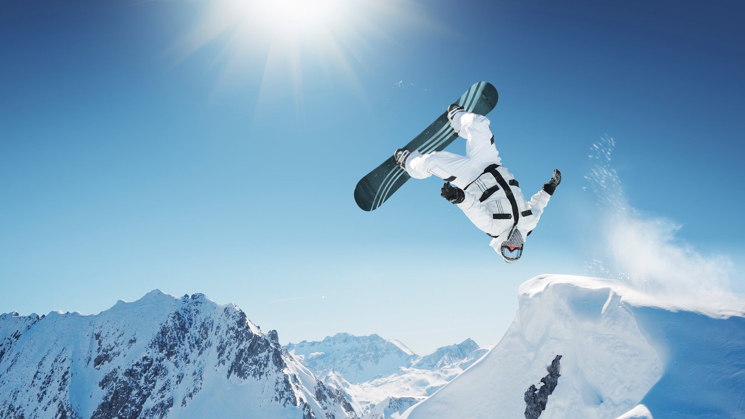 “荒野追逐：沙漠与山林的极限比拼”，荒野沙漠枪战动作片叫什么名字