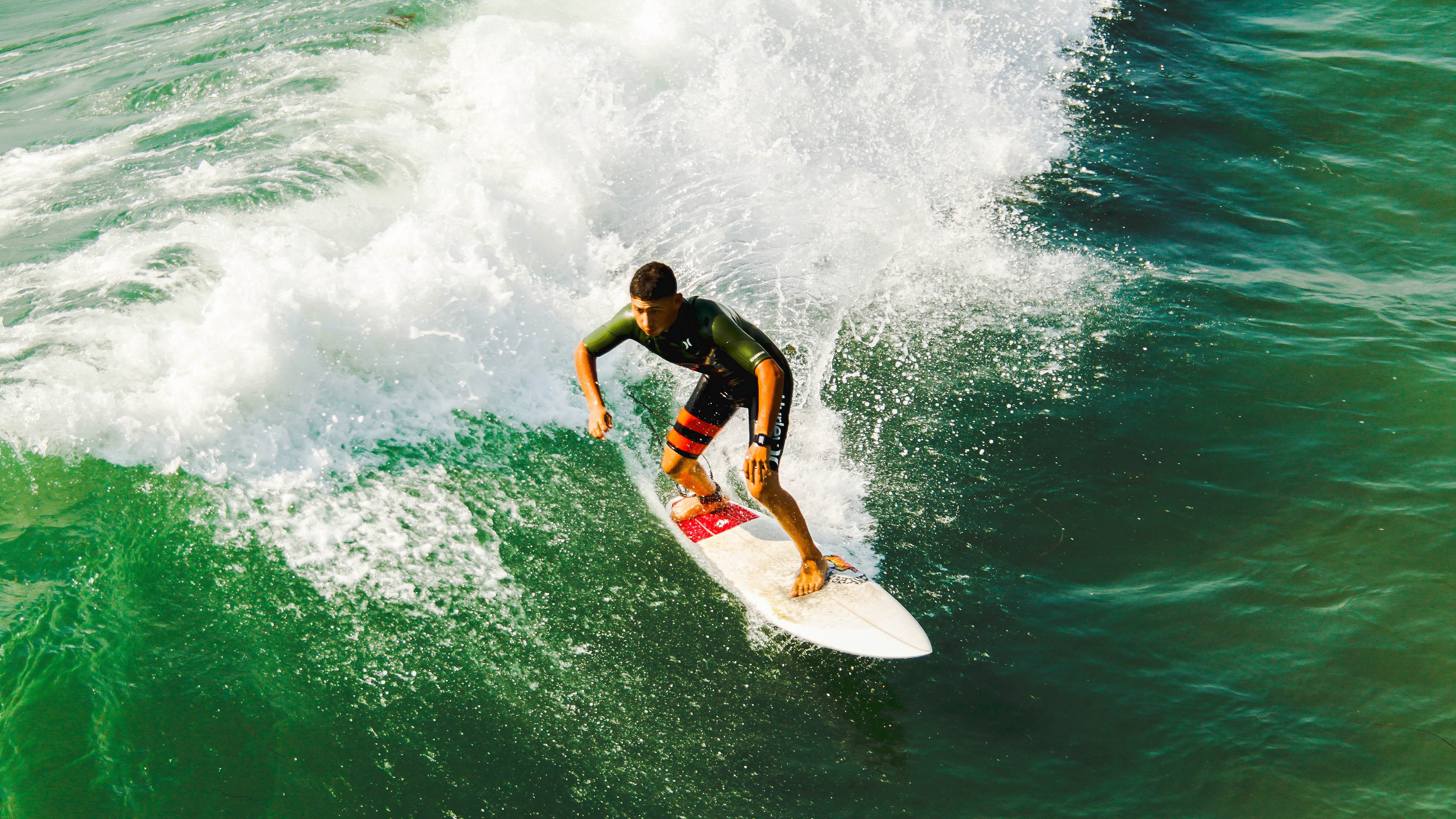 历史性决战：冠军宝座争夺白热化